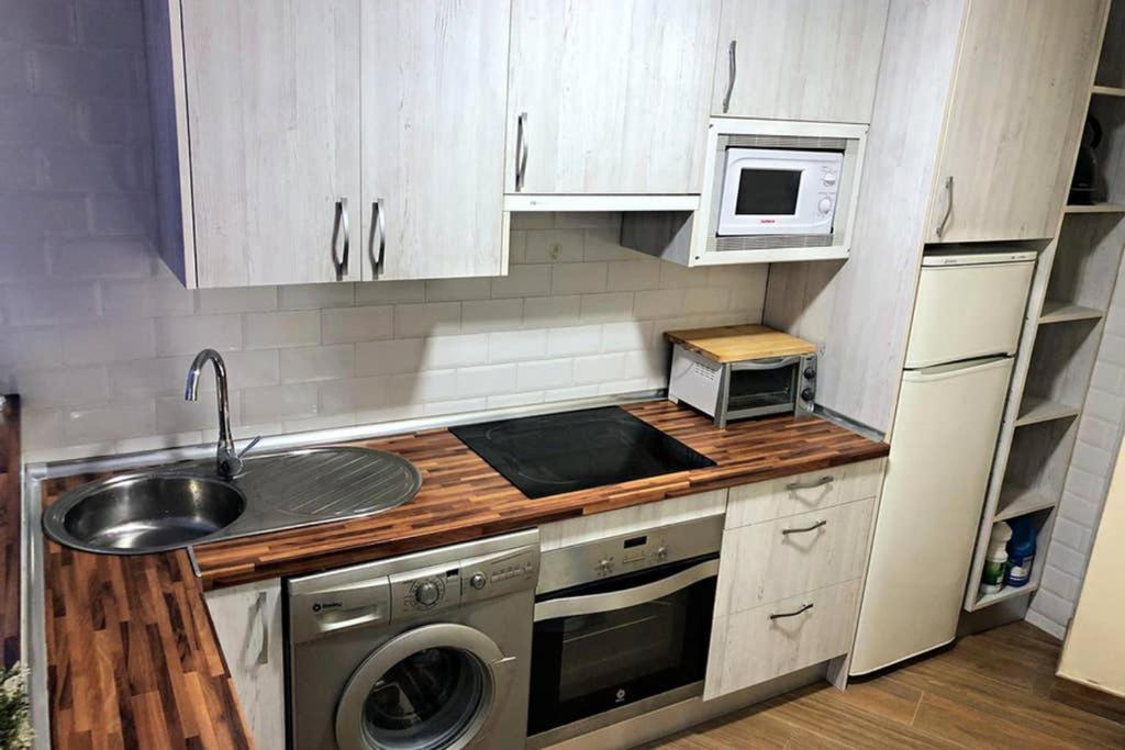Coqueto Apartamento En Puerto Marina Con Piscina Benalmadena Luaran gambar