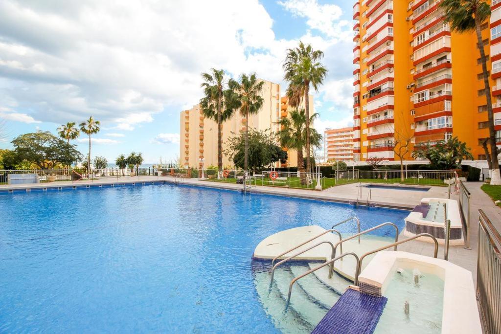 Coqueto Apartamento En Puerto Marina Con Piscina Benalmadena Luaran gambar