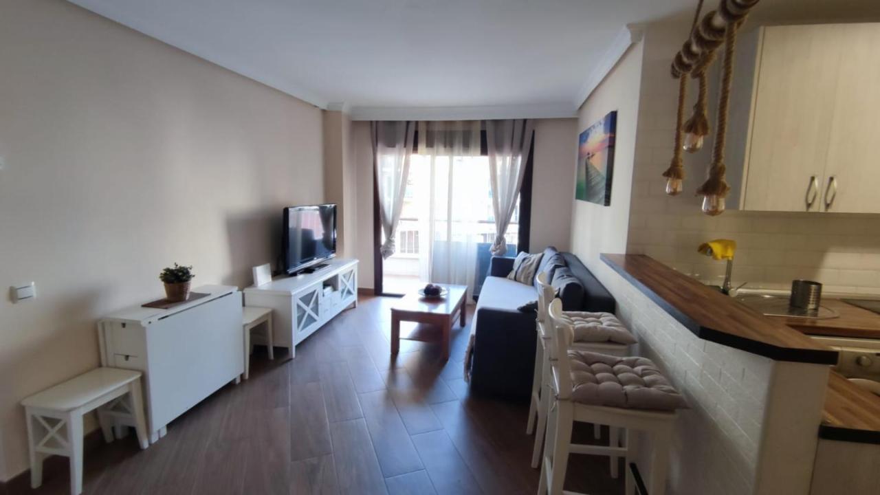 Coqueto Apartamento En Puerto Marina Con Piscina Benalmadena Luaran gambar